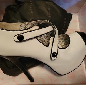 Bordello Heels